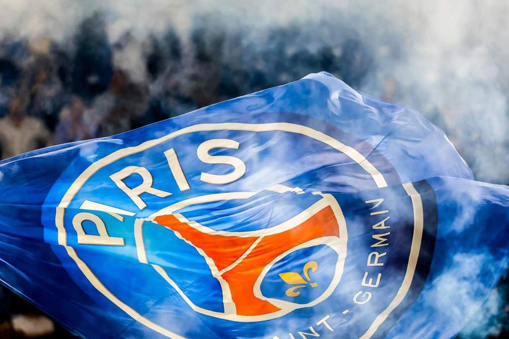Kiper muda Alessandro Longoni resmi berseragam Paris Saint-Germain.