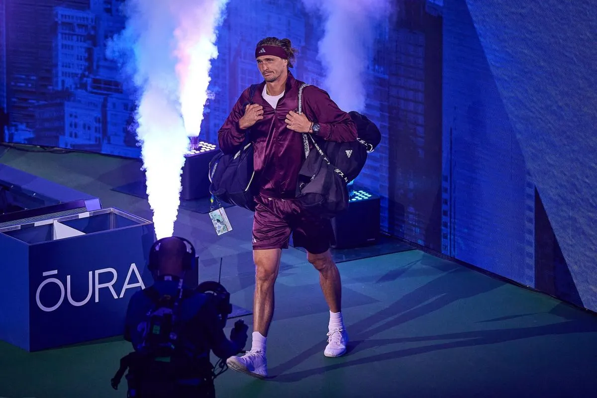 Alexander Zverev bertanding di US Open pada malam hari di Arthur Ashe Stadium