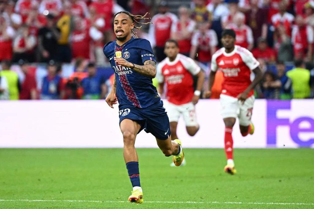 Bursa Transfer Musim Panas: Dominasi Klub Inggris dan Barcola