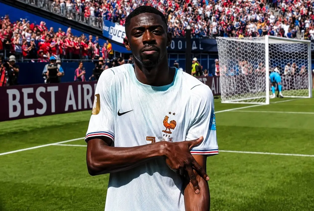 Ousmane Dembelle merayakan gol bersama rekan setim di PSG