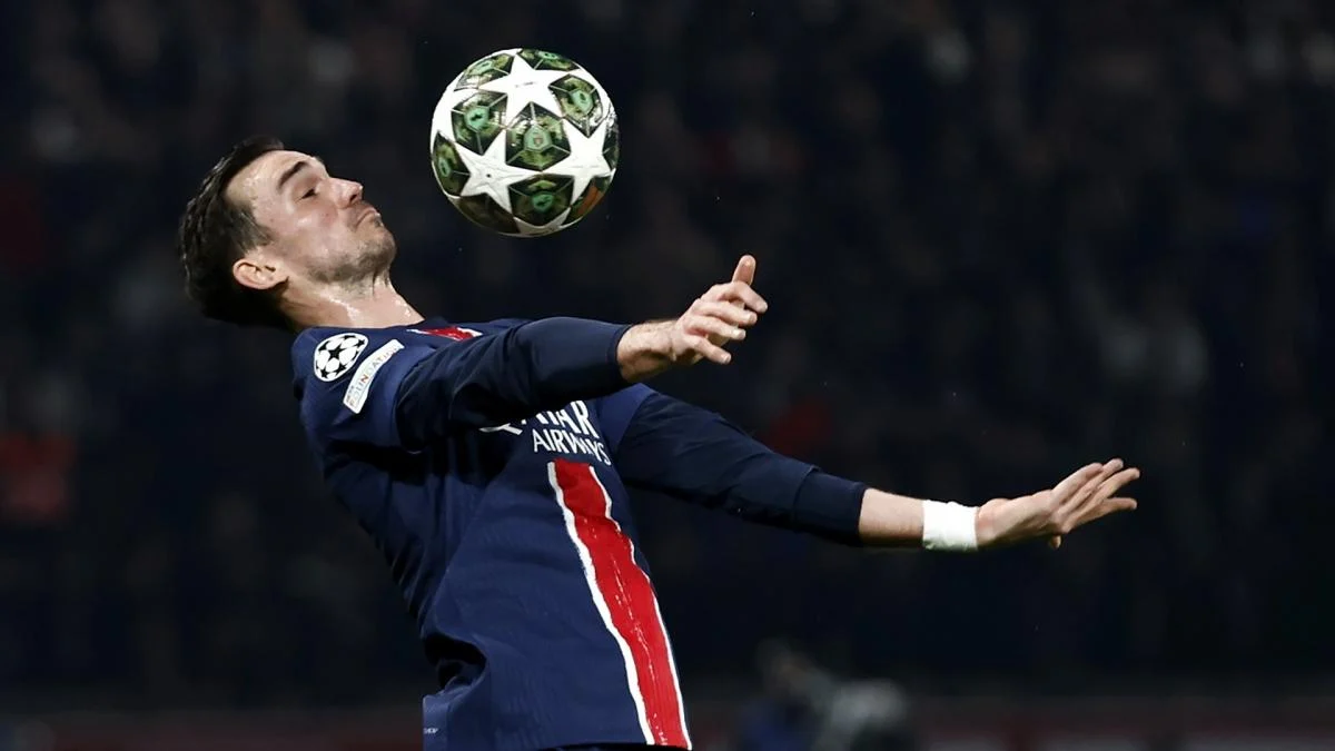 Fabian Ruiz merayakan gol bersama PSG di Stadion Parc des Princes