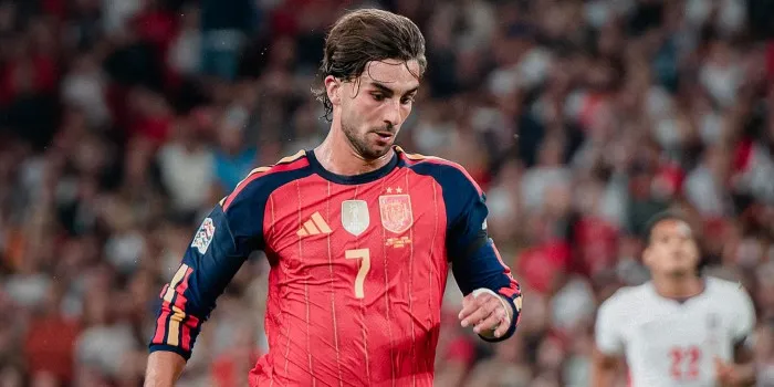 Ferran Torres dan Fabian Ruiz tampil untuk Spanyol melawan Inggris di Wembley