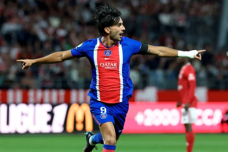 Ferran Torres mencetak gol kemenangan PSG atas Brest di Stade Francis-Le Ble