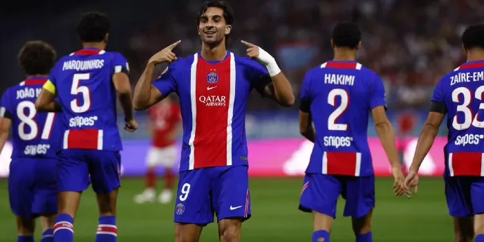 Ferran Torres penyerang PSG masuk nominasi Trophée UNFP pemain terbaik Ligue 1 September