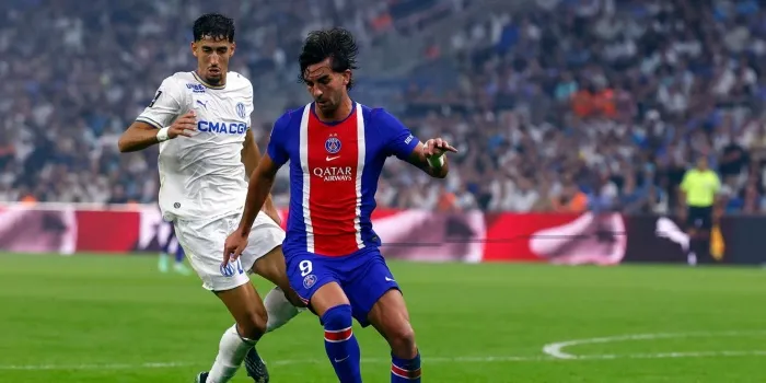 Ferran Torres merayakan gol bersama pemain PSG pada laga Ligue 1 musim 2026-2027
