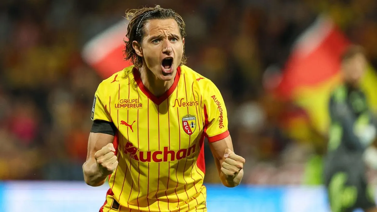 Florian Thauvin mencetak gol dan jadi pemain terbaik saat Lens menang 3-2 atas Slavia Prague