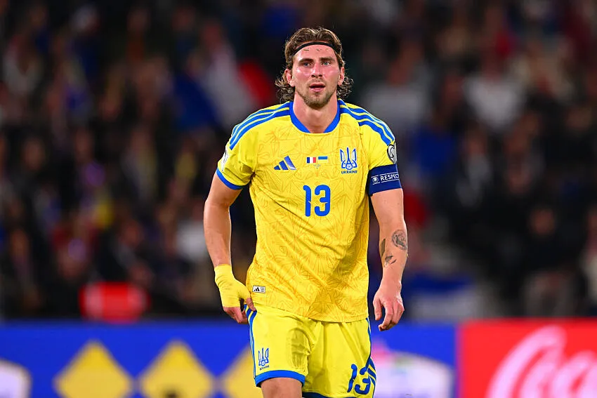 Ilya Zabarnyi bek PSG tampil starter saat Ukraina kalah 0-3 dari Irlandia Utara di Ligue Nations