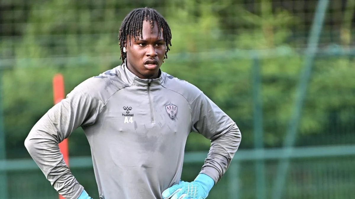 Issiaka Toure kiper Prancis U21 mantan pemain Saint-Etienne kini memperkuat Aubagne di Ligue 3