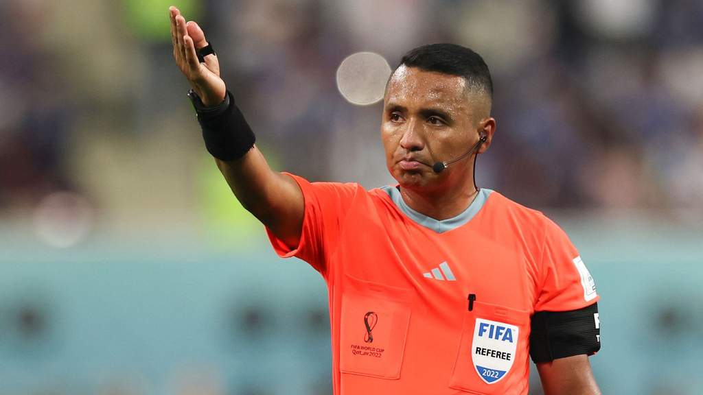 Ivan Barton Pimpin Laga Semifinal Prancis vs Spanyol