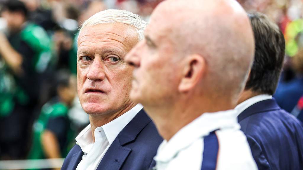 Jerome Rothen Kritik Didier Deschamps Terlalu Lama di Prancis