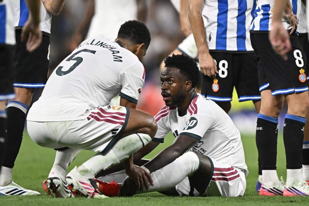 Jose Mourinho Pasang Badan untuk Vinicius Junior di Real Madrid
