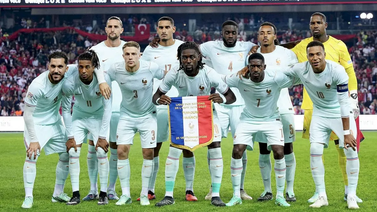 Jules Kounde bek Timnas Prancis menjadi target transfer utama Bayern Munich musim dingin 2026