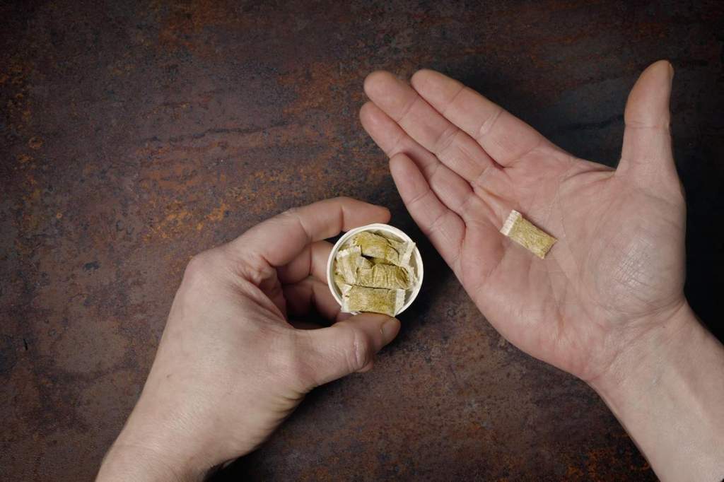 Kecanduan Snus dan Rokok Elektrik Jadi Masalah di Sepak Bola