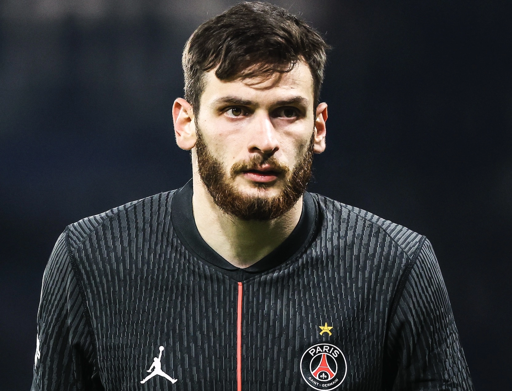 Khvicha Kvaratskhelia penyerang PSG berlatih untuk pulihkan kondisi fisik musim ini