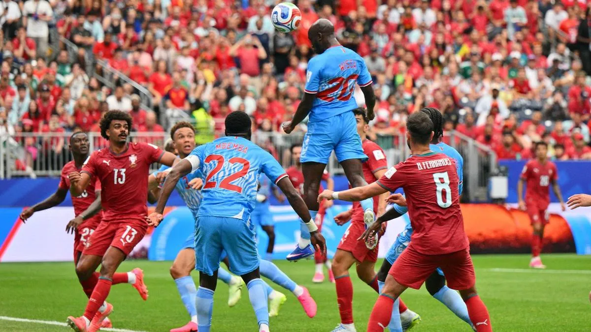 Kiper RD Congo Lionel Mpasi saat berlaga di Piala Dunia 2026