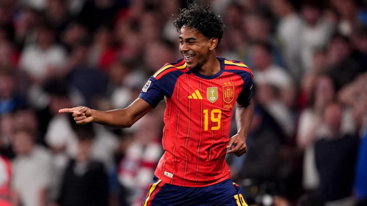 Lamine Yamal merayakan gol pembuka Spanyol melawan Inggris di Stadion Wembley