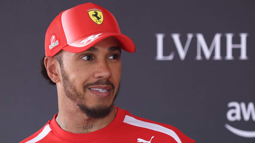 Lewis Hamilton Lega Mekanik Ferrari Selamat Usai Insiden Pit Stop