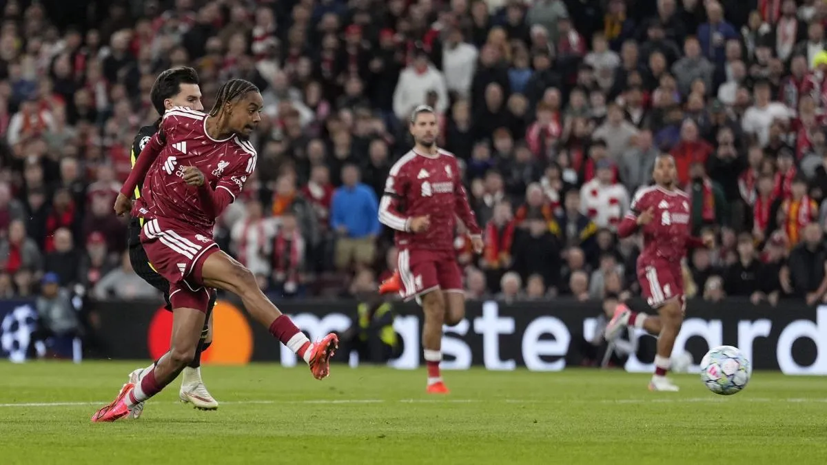 Pemain Liverpool merayakan gol kemenangan melawan Atletico Madrid di Liga Champions