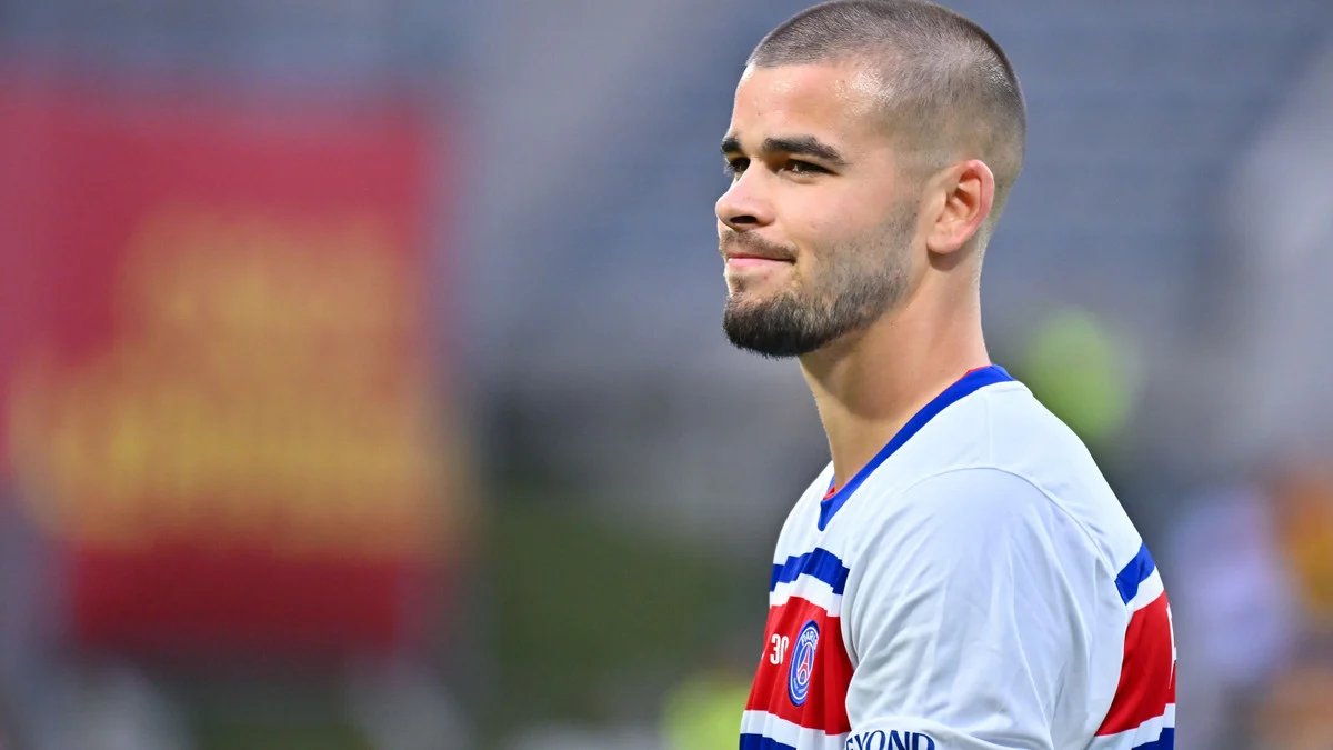 Lucas Chevalier Berpeluang Rebut Posisi Utama di PSG dan Timnas Prancis