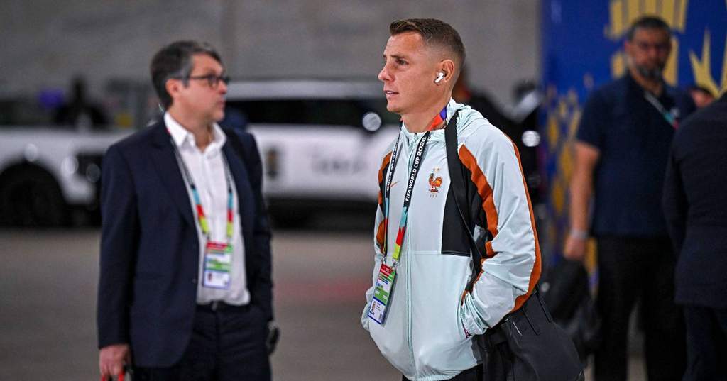 Lucas Digne Segera Kembali ke Paris Saint-Germain