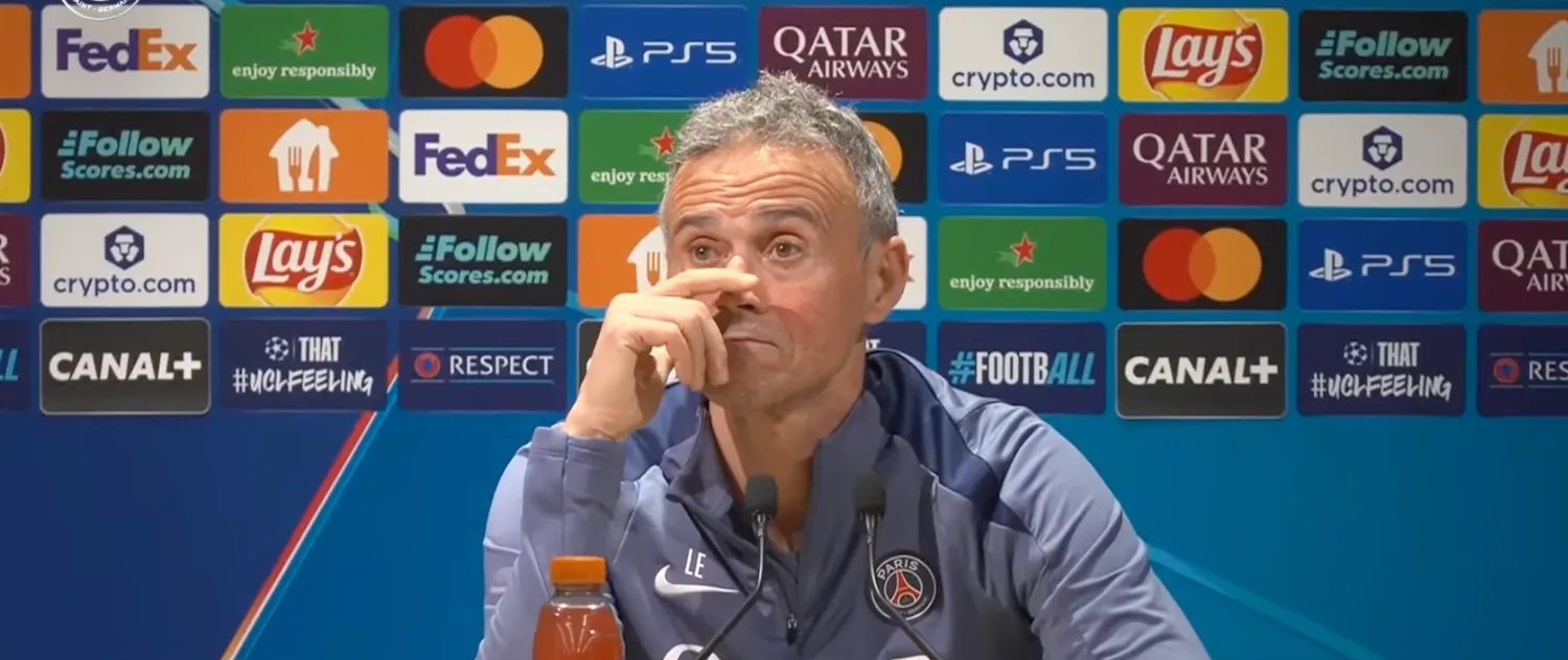 Pelatih PSG Luis Enrique memberikan konferensi pers usai kekalahan dari Monaco