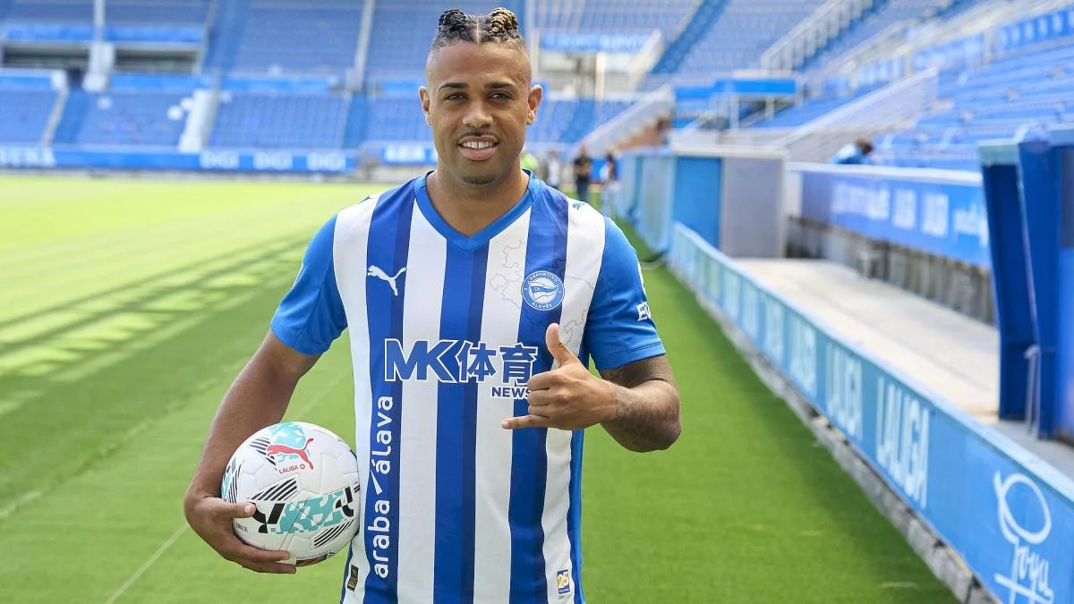 Mariano Diaz penyerang Alaves dan timnas Republik Dominika usai pertandingan melawan Haiti
