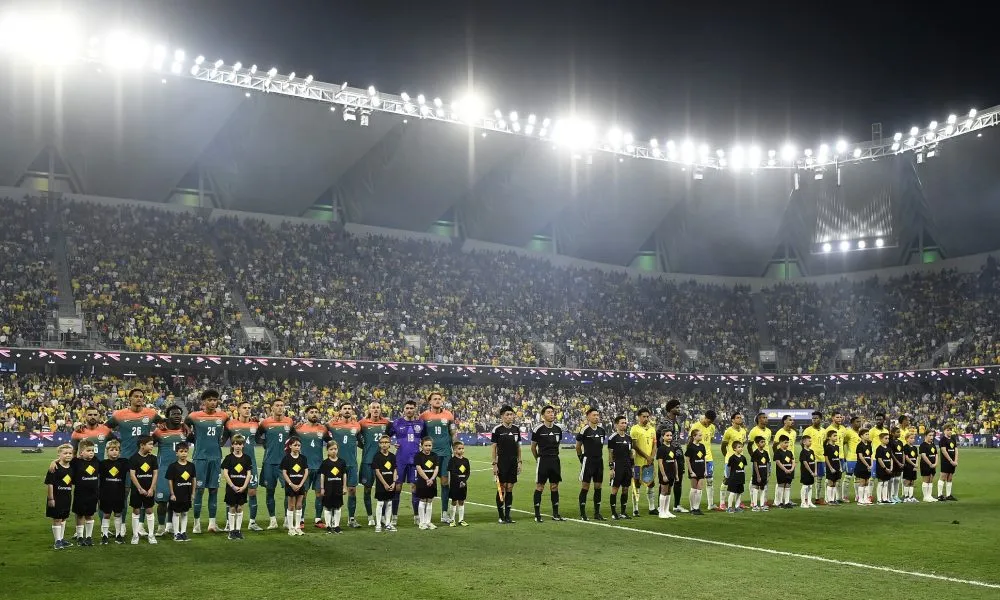 Marquinhos bek PSG duduk di bangku cadangan timnas Brasil pada laga Australia vs Brasil