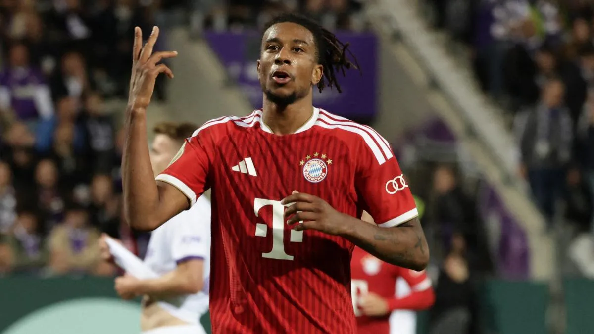 Michael Olise merayakan gol bersama rekan setim di Bayern Munich dalam laga Bundesliga