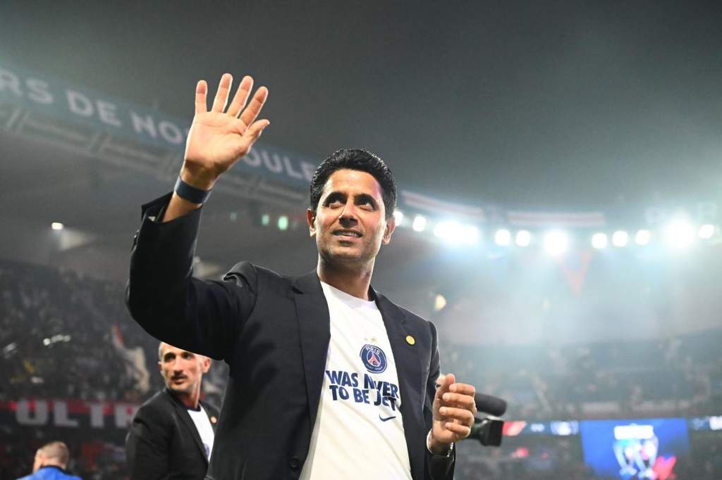 Presiden Paris Saint-Germain Nasser al-Khelaifi dalam rapat resmi sepak bola.