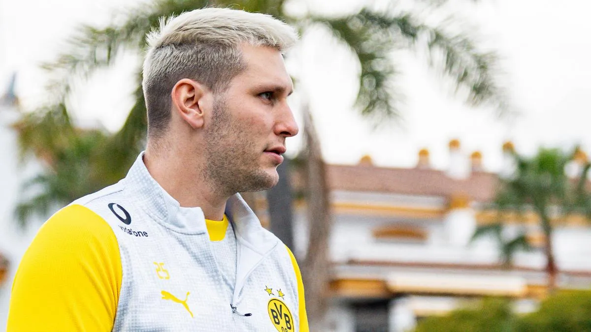 Niklas Sule mantan bek Borussia Dortmund kini bermain di klub divisi sembilan Jerman SV Tiefenbach