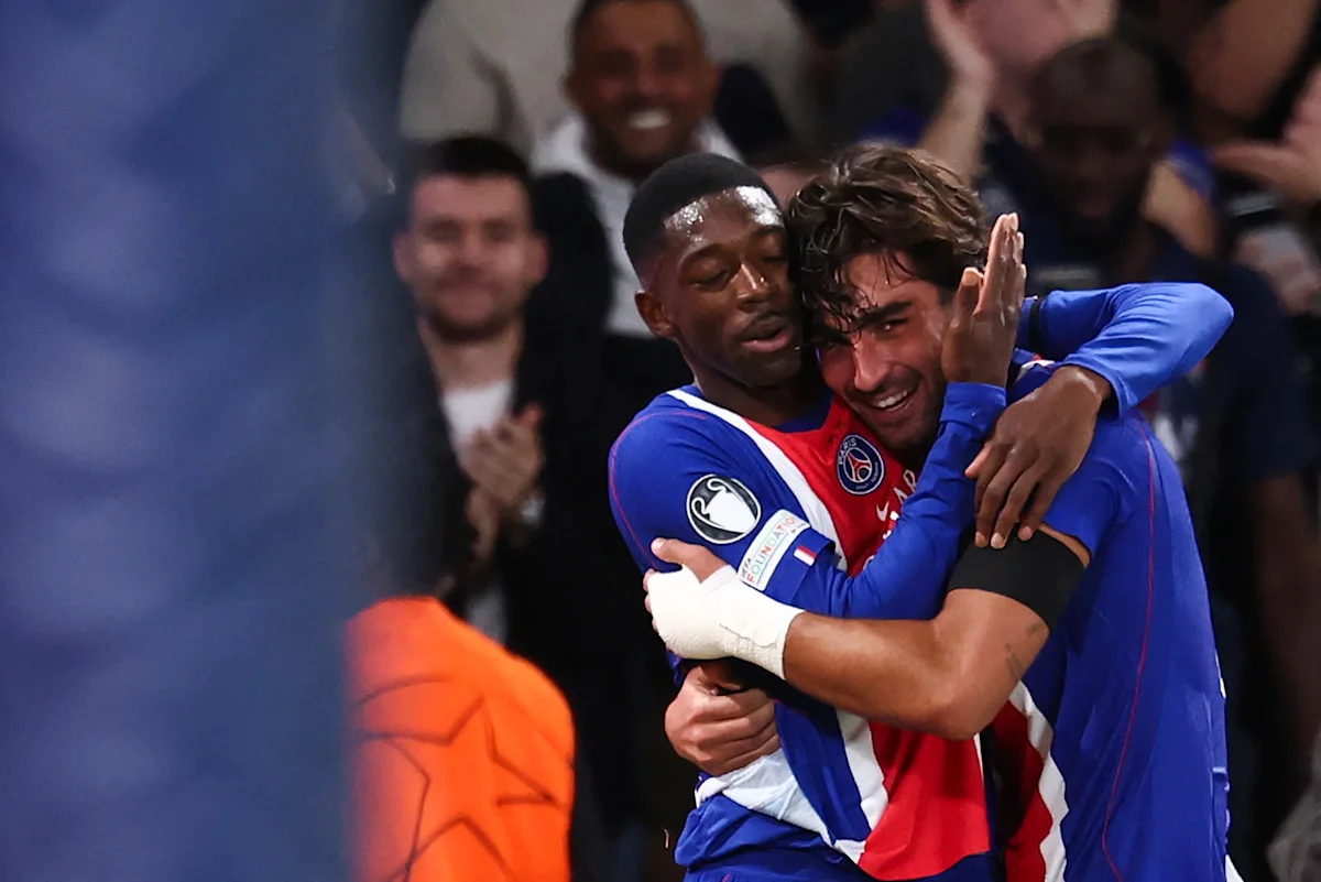 Ousmane Dembélé merayakan gol PSG melawan Slovan Bratislava di Liga Champions