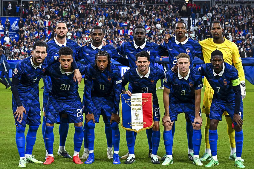 Ousmane Dembele memakai ban kapten timnas Prancis saat melawan Belgia di Stade de France dalam UEFA Nations League.