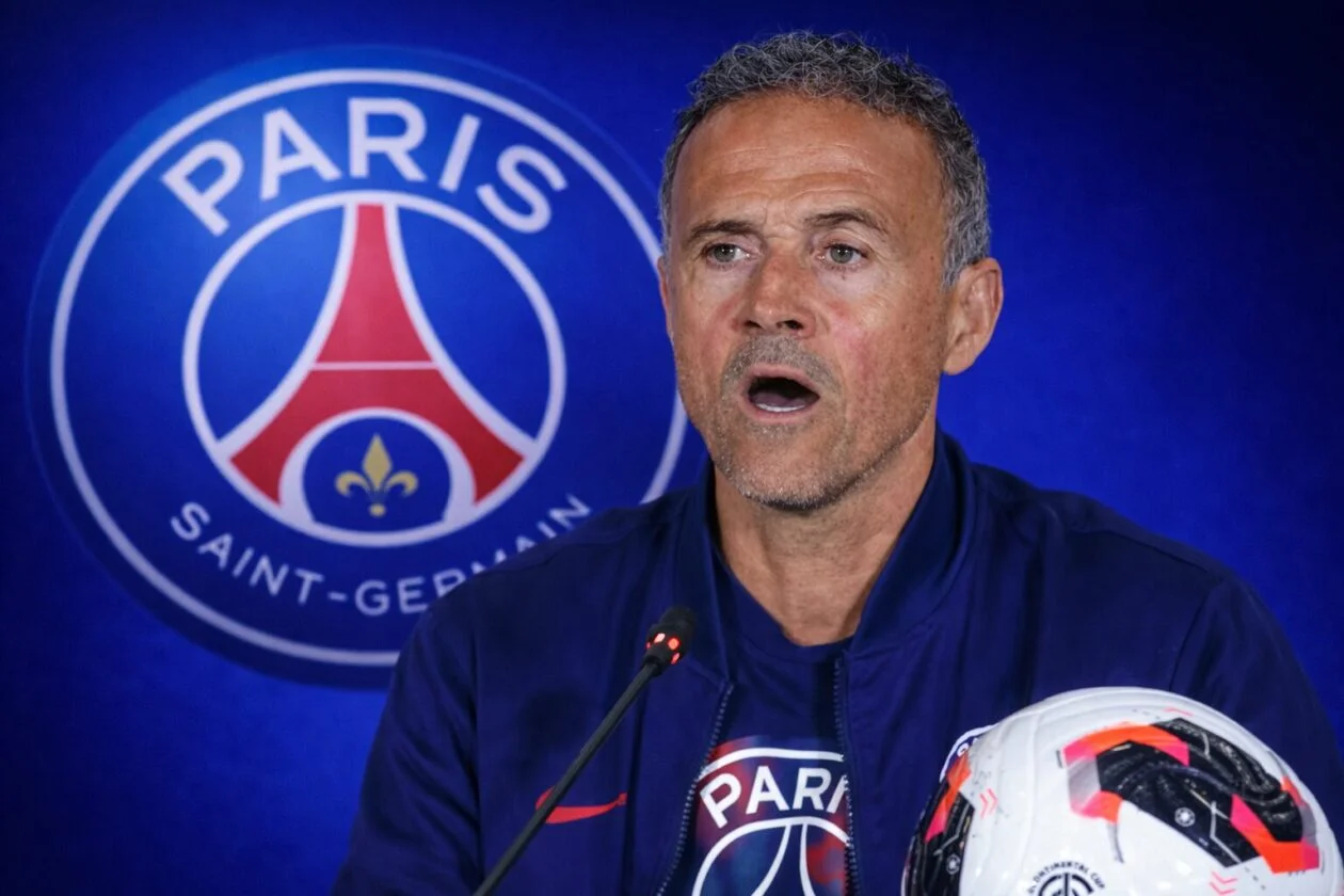 Pelatih PSG Luis Enrique memimpin sesi latihan jelang laga melawan Marseille