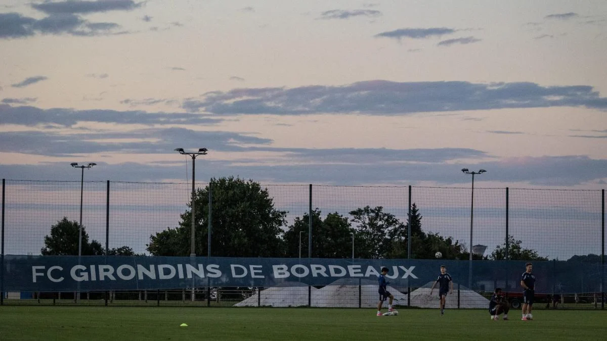 Pemain Bordeaux berlatih jelang laga Regional 1 setelah klub resmi diambil alih Park Bench