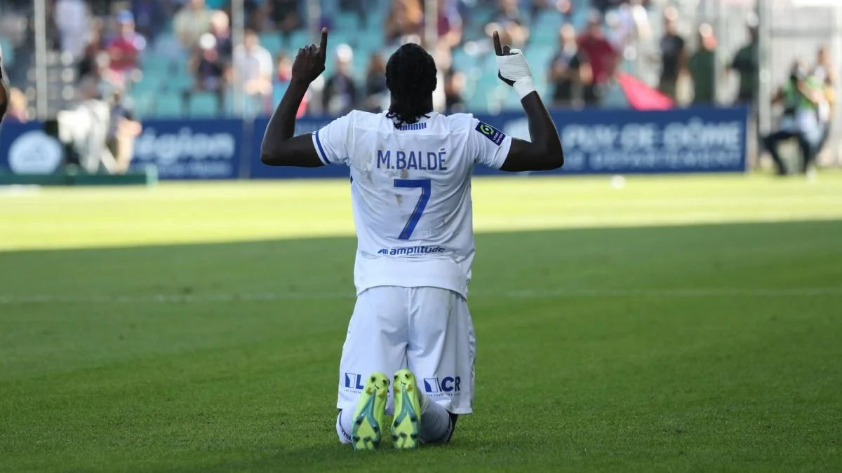 Pemain Guinea-Bissau selebrasi usai mencetak gol ke gawang Nigeria di kualifikasi CAN 2027