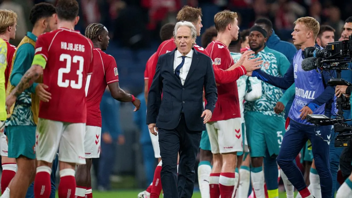 Pemain timnas Portugal merayakan gol ke gawang Denmark di Parken Stadium