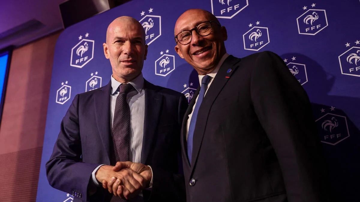 Philippe Diallo dan Zinedine Zidane di markas FFF jelang debut pelatih timnas Prancis