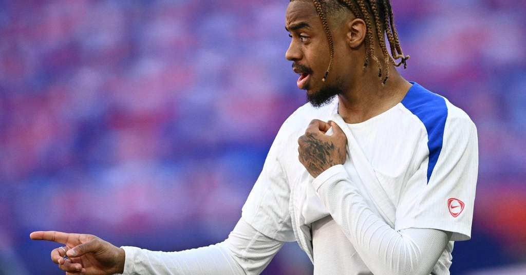 PSG Rela Jual Barcola dan Mbaye 175 Juta Euro ke Liverpool