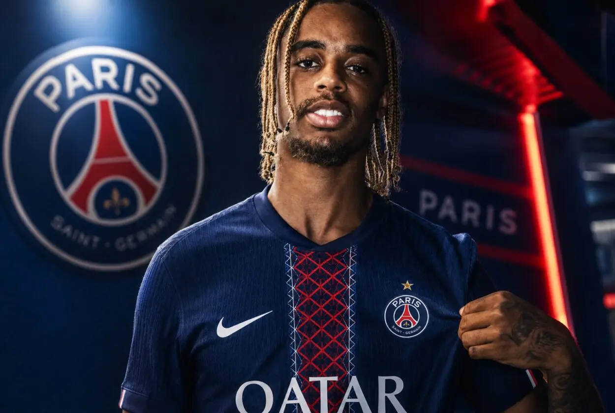 Bradley Barcola dan Ibrahim Mbaye dalam latihan bersama PSG