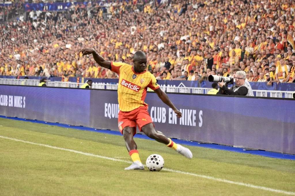 Rapor Malang Sarr di RC Lens: Andalan Lini Belakang Pierre Sage