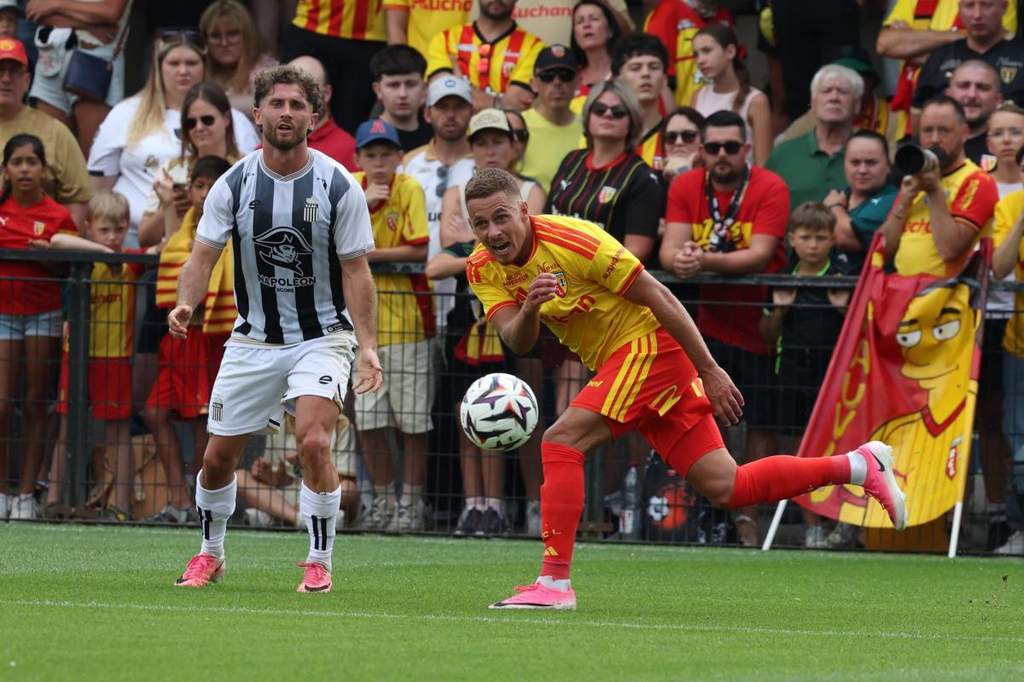 RC Lens Imbang Kontra Charleroi di Laga Pramusim