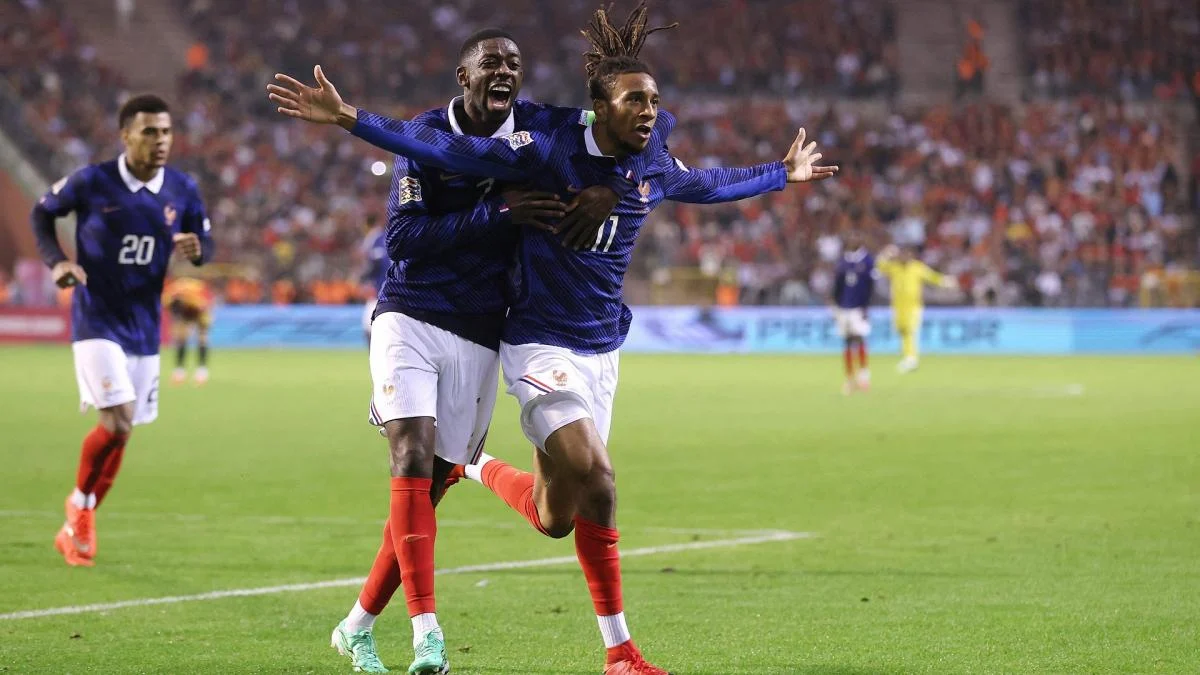 Roberto Mancini memimpin latihan Timnas Italia jelang laga melawan Prancis di Stade de France
