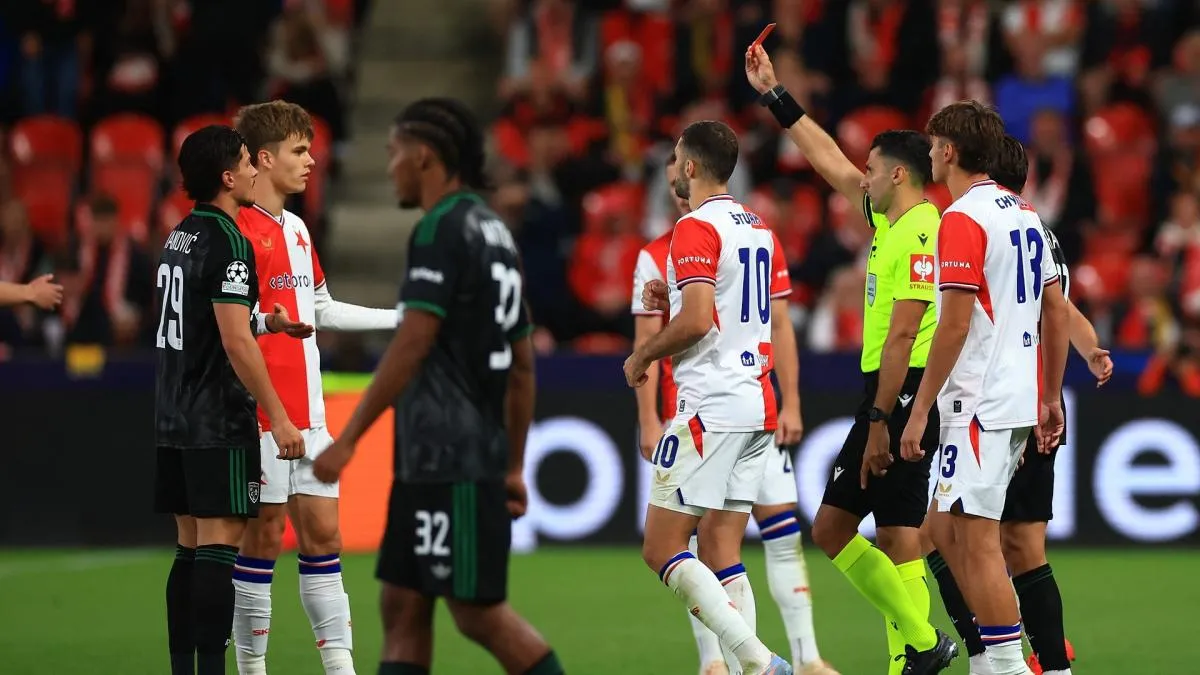 Ruben Aguilar mencetak gol kemenangan Lens di menit 90+3 lawan Slavia Prague