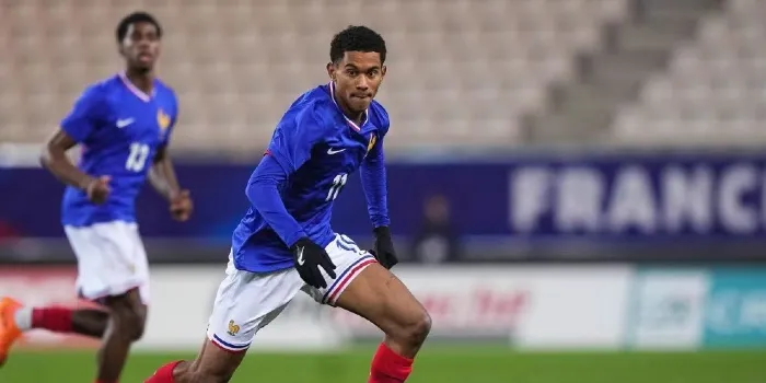 Senny Mayulu gelandang PSG cedera adduktor saat membela Prancis Espoirs melawan Estonia