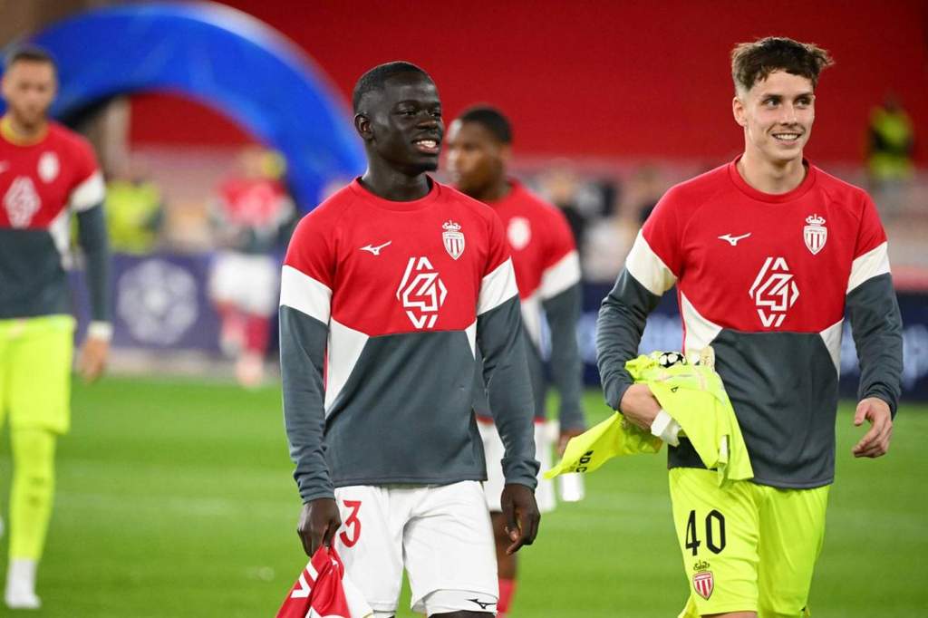Pape Cabral berseragam AS Monaco di lapangan hijau.
