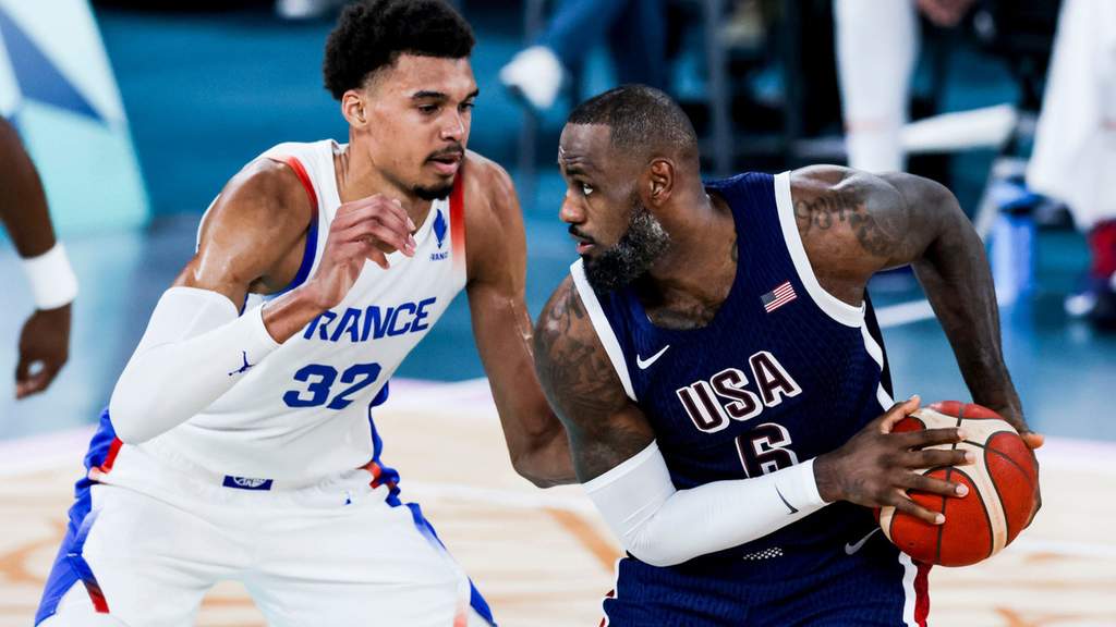 LeBron James berpotensi bergabung dengan Victor Wembanyama di Spurs.