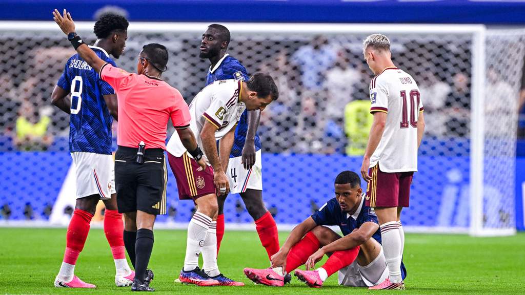 William Saliba Alami Cedera Patah Tulang Punggung Parah