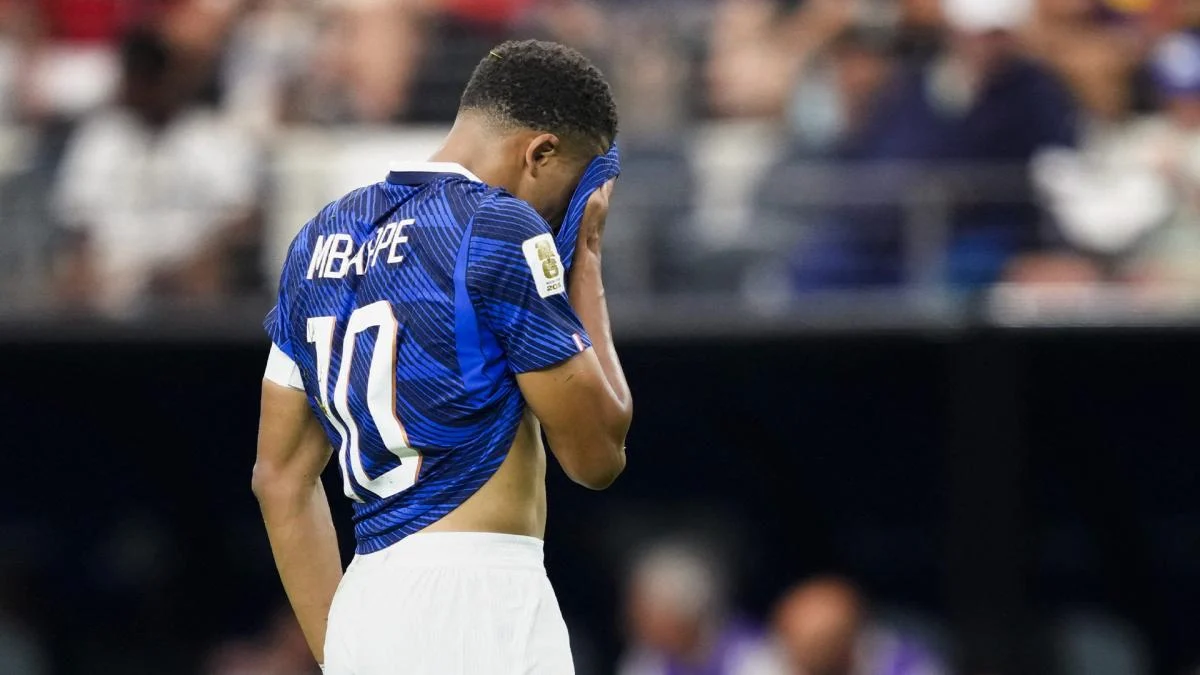Zinedine Zidane pelatih timnas Prancis memimpin latihan tanpa Kylian Mbappe jelang laga Ligue Nations