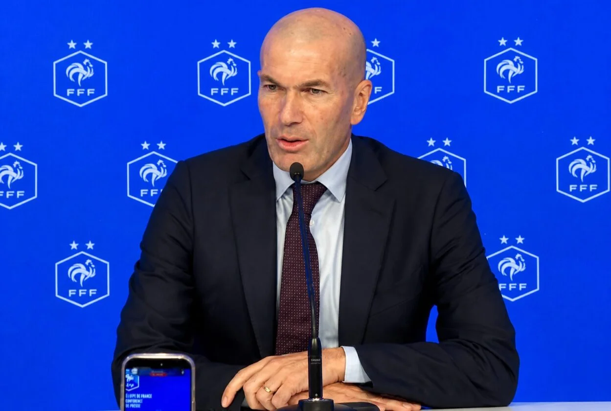 Zinedine Zidane pelatih baru timnas Prancis memanggil tiga pemain PSG dalam daftar perdana