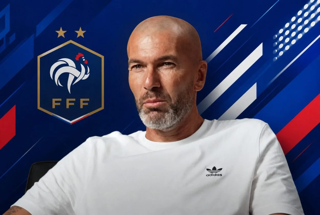 Pelatih timnas Prancis Zinedine Zidane memberi instruksi kepada pemain jelang laga melawan Turki